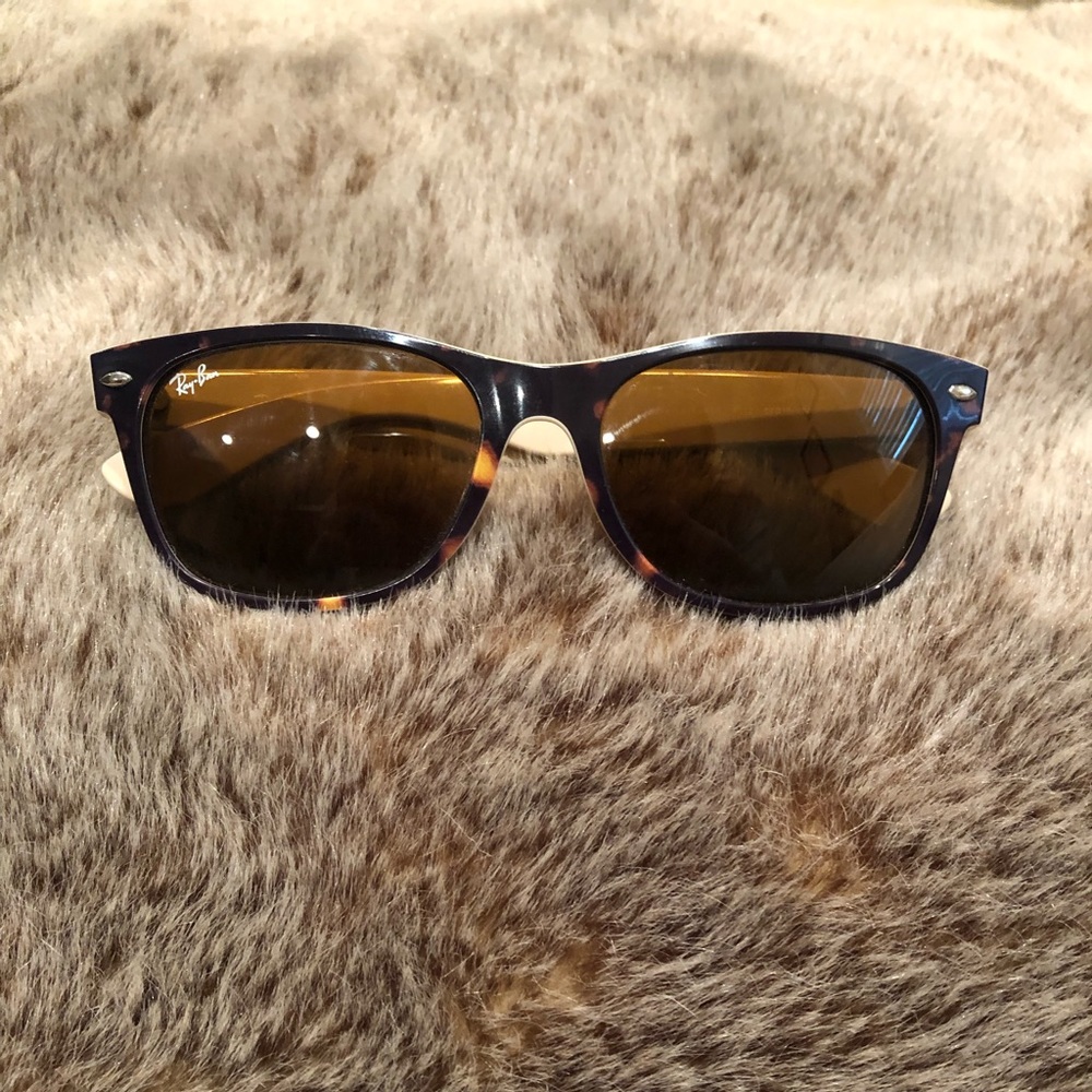 Ray-Ban wayfarer sunglasses